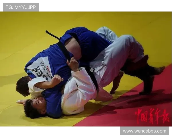 江苏男篮更衣室真情分享自信出发大步向前冲击赛场拼搏赛季梦想征程